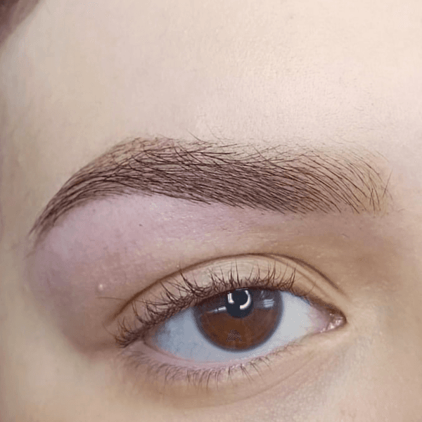 Diseño de cejas, depilación con Hilo