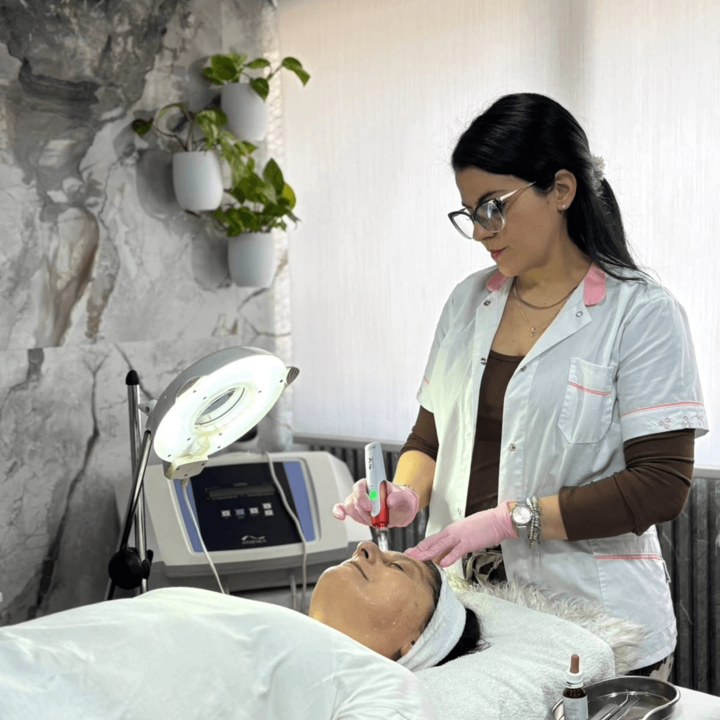 COSMETOLOGIA Y ESTETICA CORPORAL photo