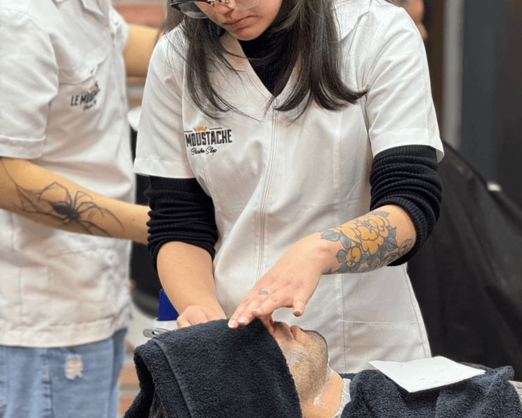 Perfilado Barba con Toallas