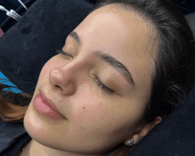 Visagismo, laminado y tinte.