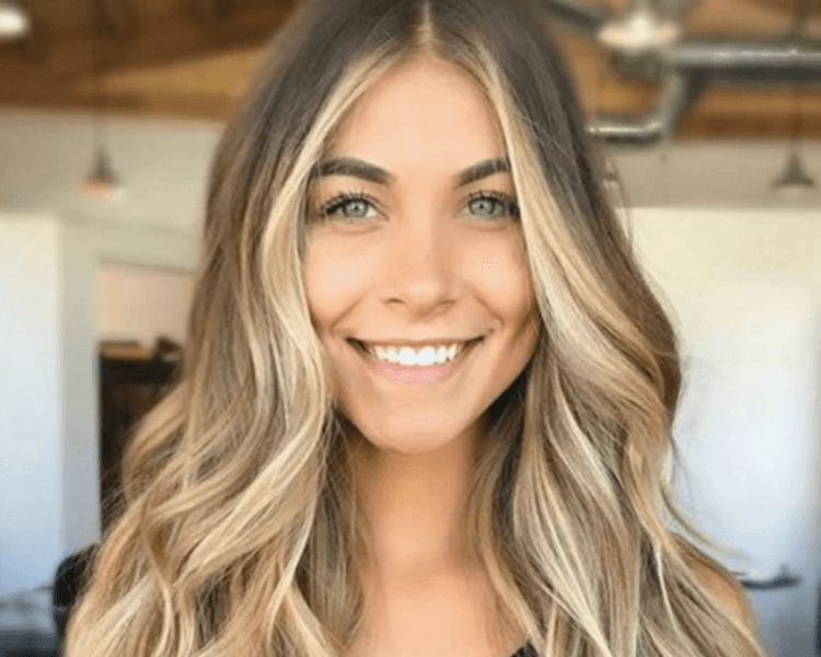 COUTURING (reflejos en marco del rostro ) (no incluye brushing) Efectivo / transferencia