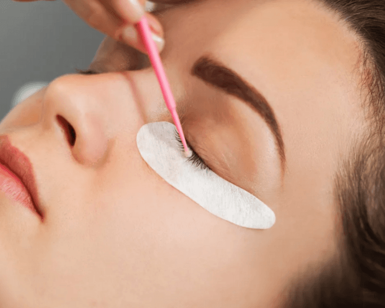 RETOQUE PESTAÑAS SEMINATURALES (8 DÍAS)