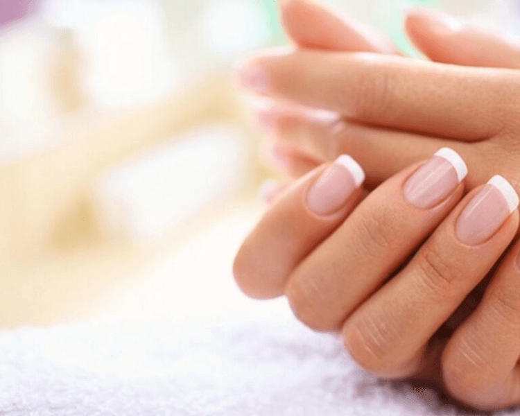 PESTAÑAS SEMI + MANICURE SEMI