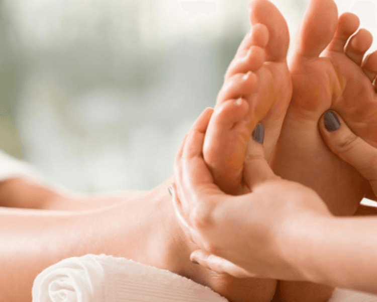 MASAJE TERAPÉUTICO + SPA DE PIES