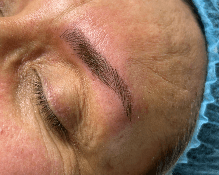 Retoque de microblading