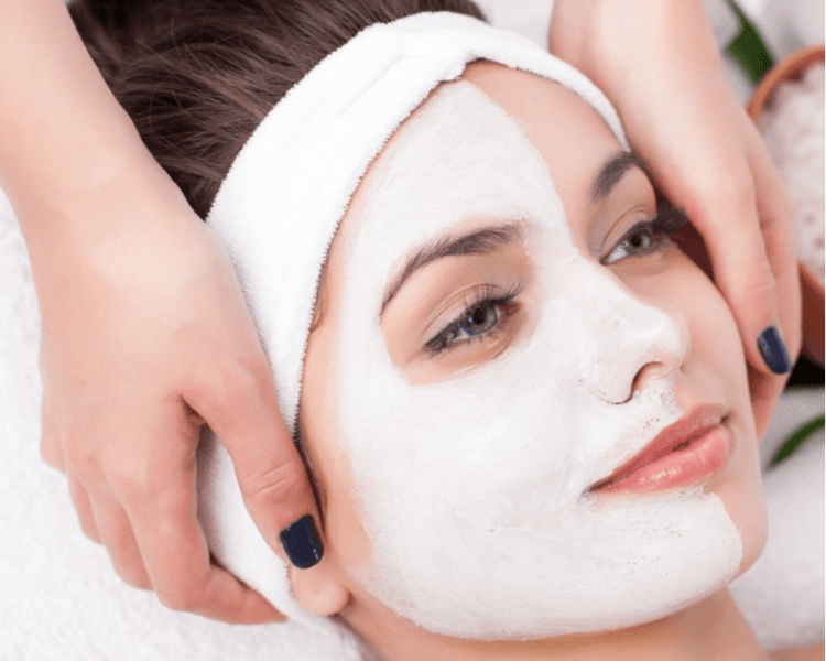 MANICURE SEMIPERMANENTE FRANCÉS + LIMPIEZA FACIAL EXPRESS