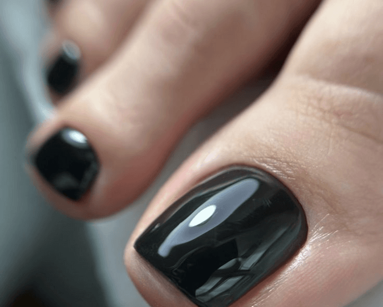 Belleza de Pies + Semipermanente Liso (Incluye corte de cutículas)