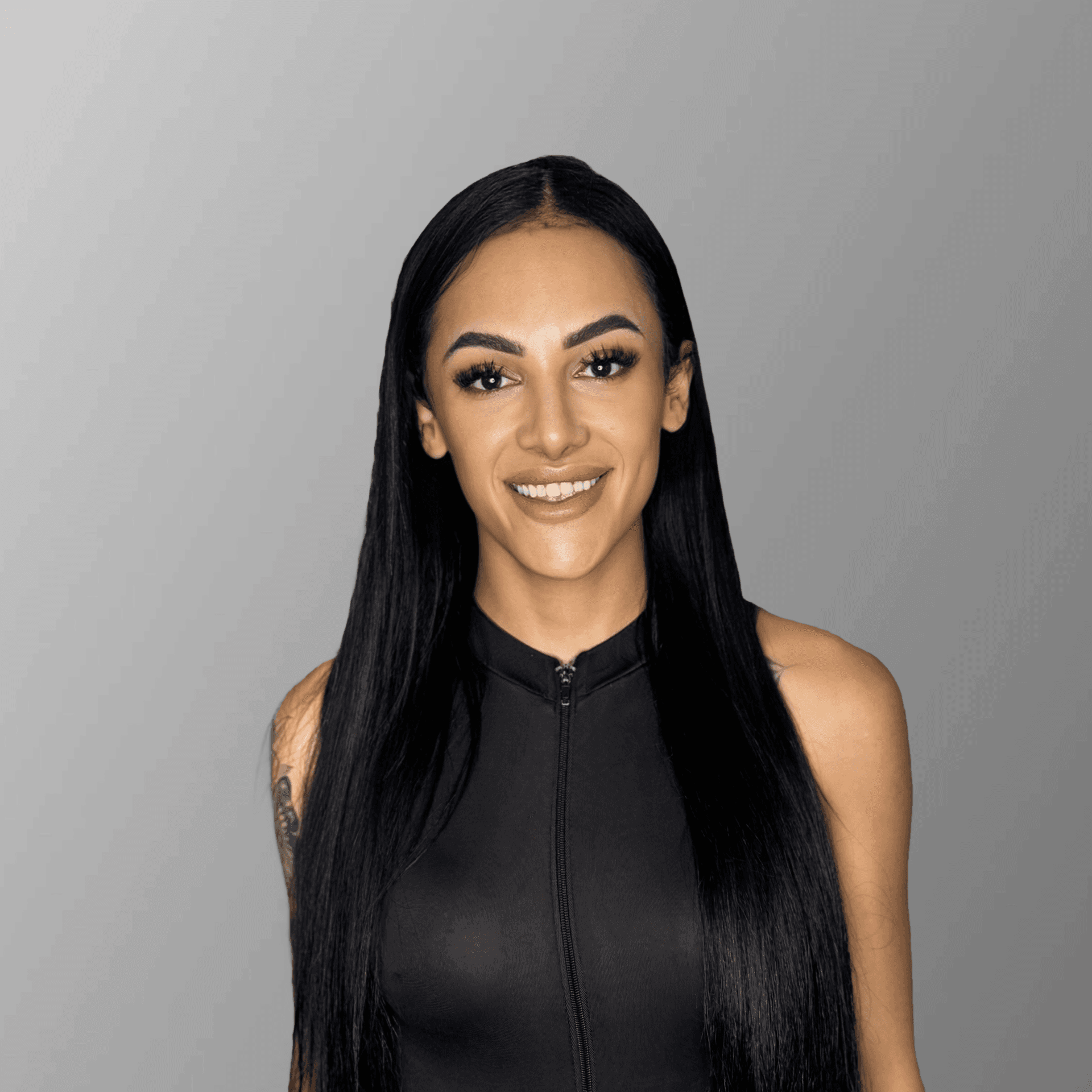 Johana Davalos photo