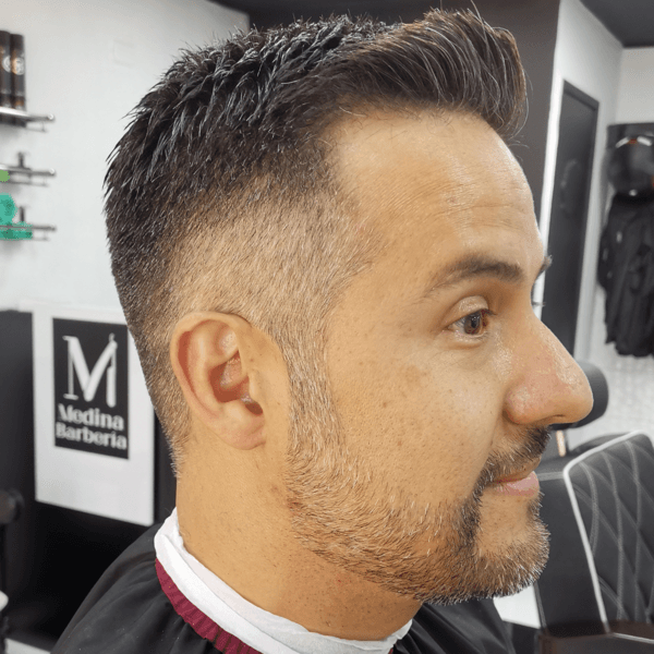 Corte + barba (toallas calientes)