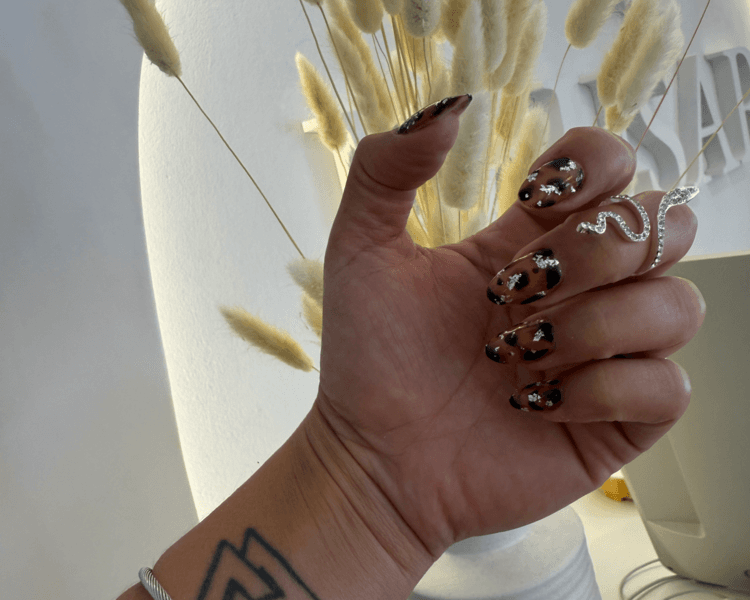 Capping poligel (belleza de manos + capping poligel + esmaltado semi )