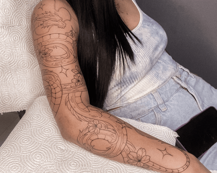 Sesión de tatuaje con La Mona