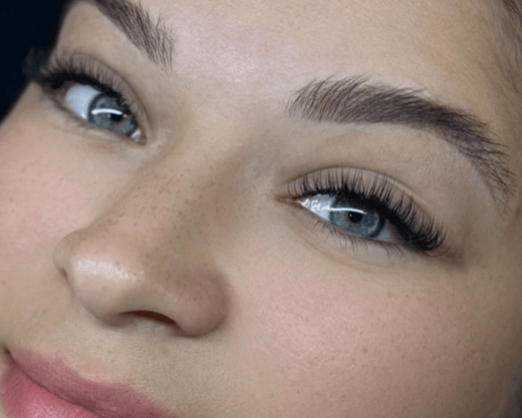 Extensiones (Pestañina)