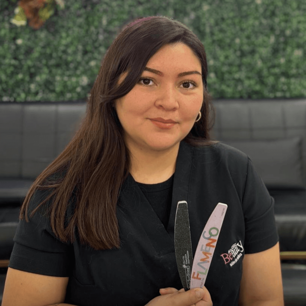 YASNA CAVIERES photo