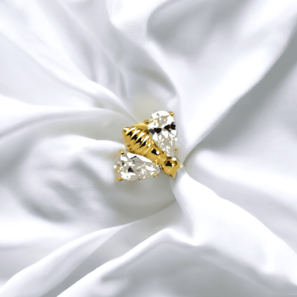 Labret dorado abeja cristal blanco (COD 535)
