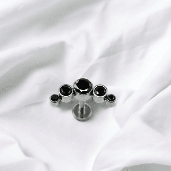 Labret cluster prong swaroski negro (COD 335)