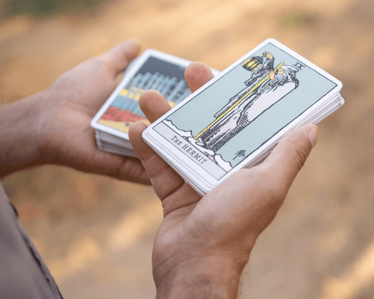 Lectura completa de tarot (incluye preguntas ilimitadas) por videollamada