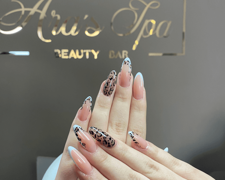 Uñas Esculpidas desde largo n°4 (En un solo tono o con 2 deco)