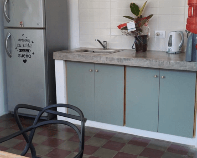 Sala de Reuniones POR 4 HORAS (hasta 10 personas)