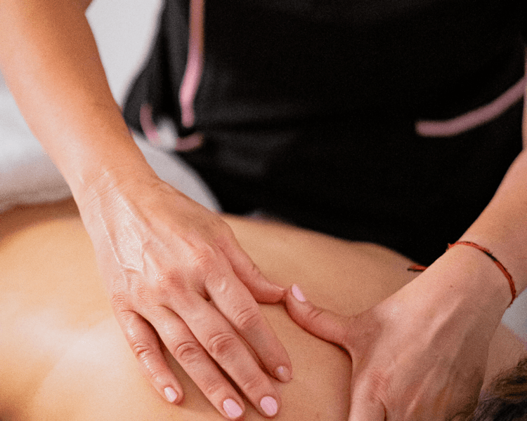 Masaje descontracturante piernas