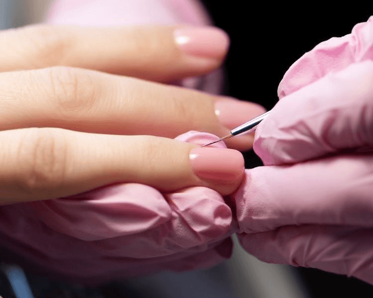 MANICURE/SOFT GEL/RUSA/NIVELACION (precio desde) Recuerda que debes consultar con tu manicurista el servicio que mas te acomode a tu necesidad, si tienes dudas contáctanos a nuestro whatsapp