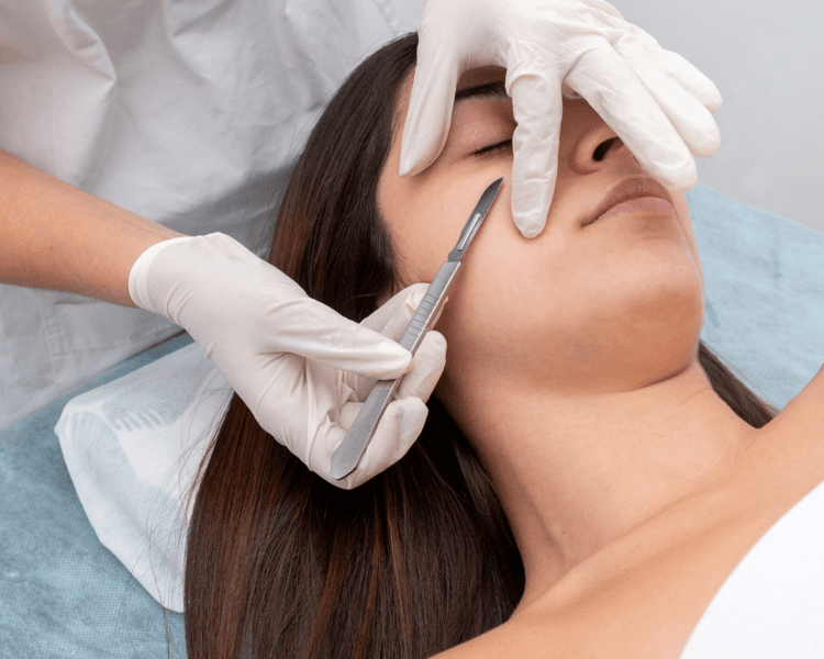 HIGIENE FACIAL CON DERMAPLANING