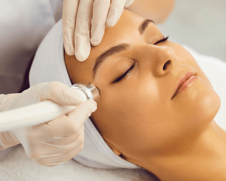 HIGIENE FACIAL CON RADIOFRECUENCIA