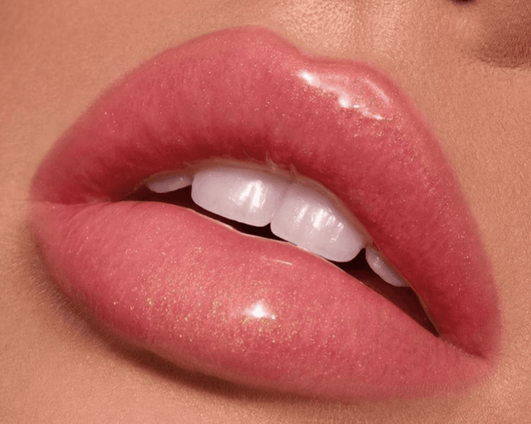 Retoque Labios Anual - Reviva el color y redefine