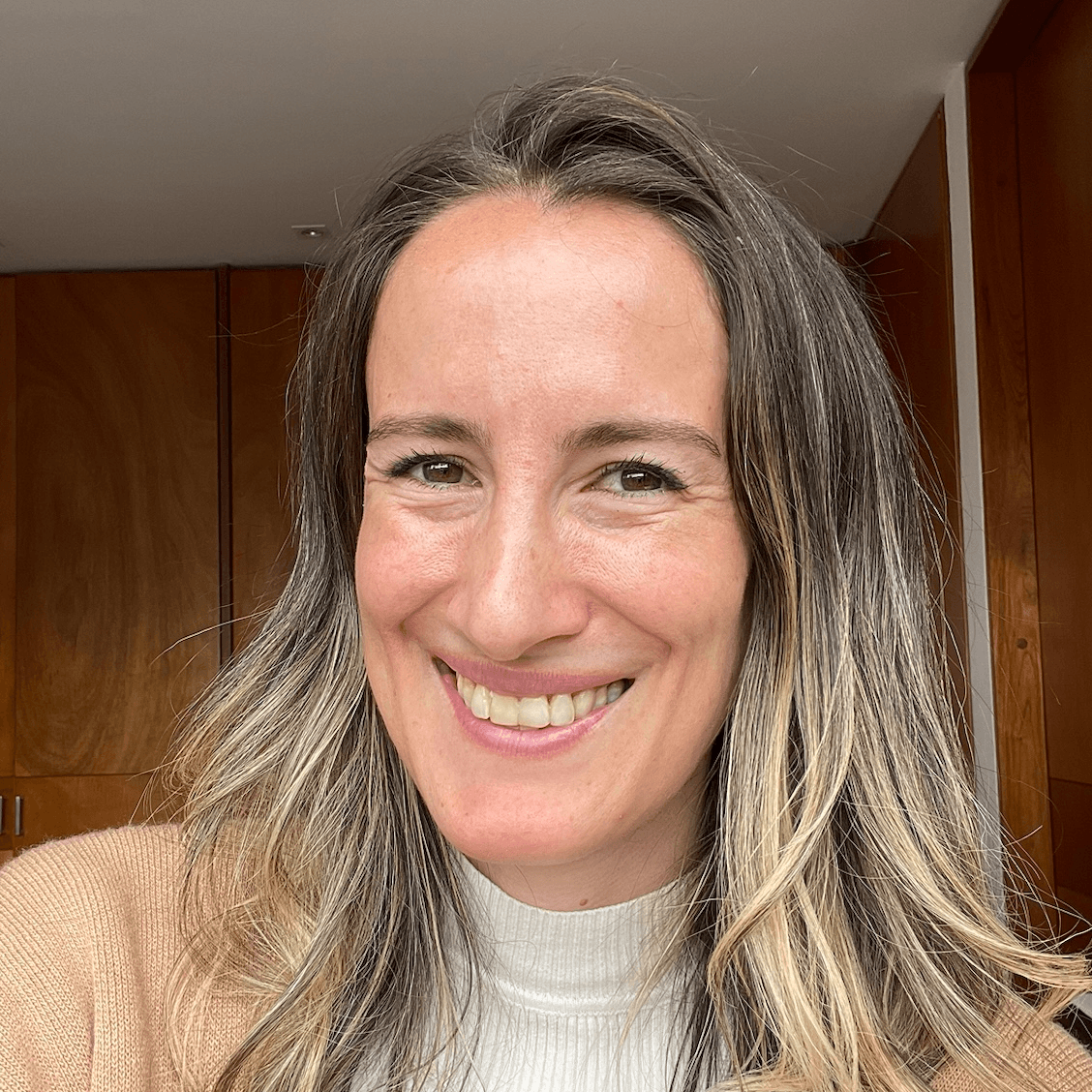 Dani La Medium photo