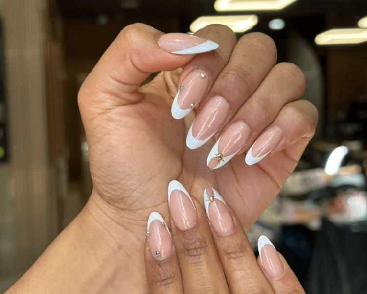 Uñas esculpidas en acrílico