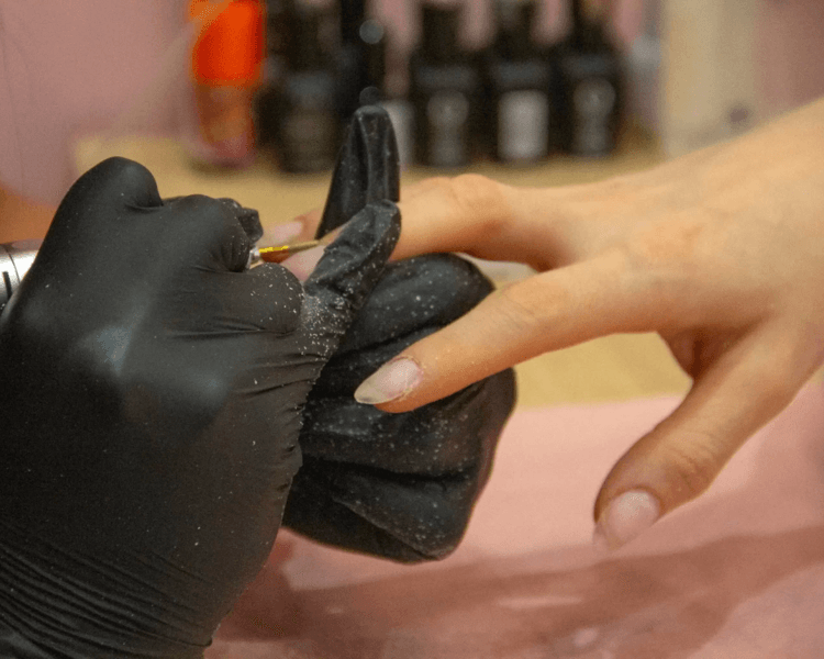 MANICURA /PEDICURA /GEL