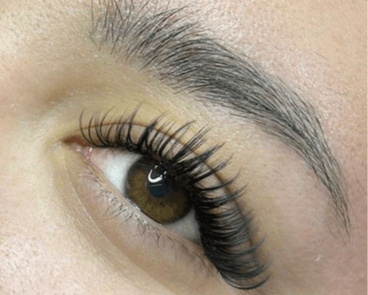 Perfilado y laminado de cejas