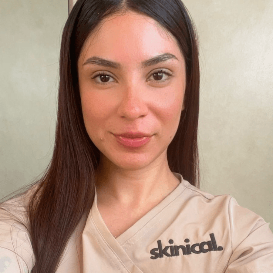 C. ELIZABETH MARTÍNEZ photo