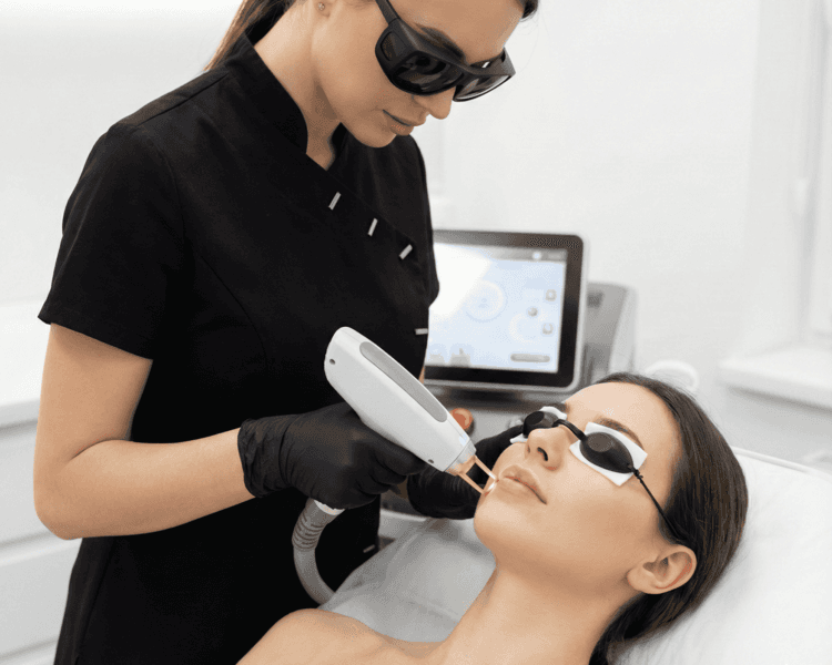 Zonas XS (bozo, patillas, entrecejo):