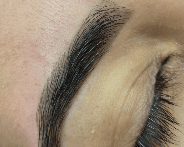 Diseño y Perfilado de Cejas