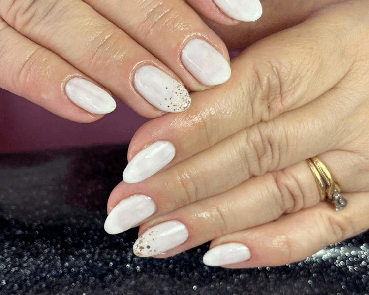 Manicuría Semipermanente – Color, brillo y duración perfecta