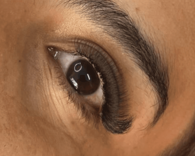 Pestañas Volumen Intermedio/Alto 4D a 8D - Mirada Protagonista