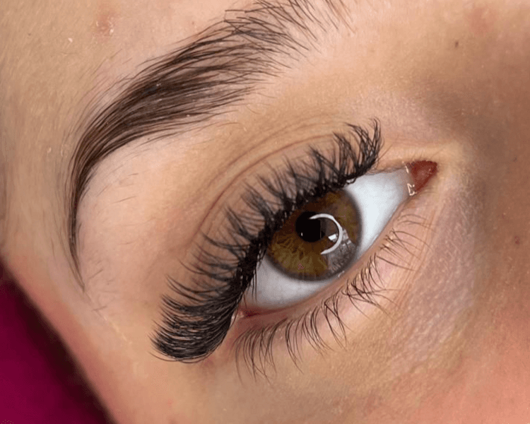 Pestañas Tecnológicas Volumen Brasilero – Natural y definido