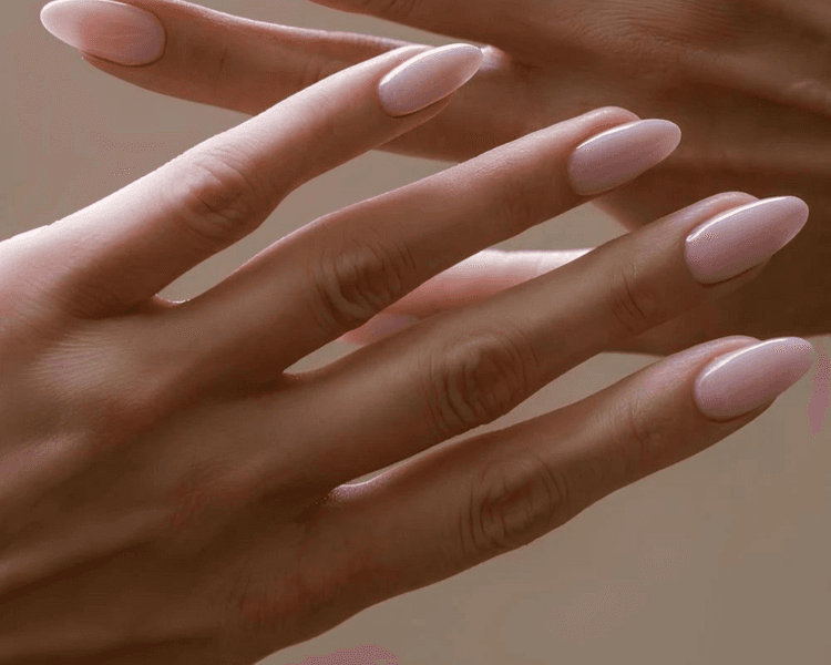 Retiro de uñas y aplicación de uña técnica “Press On”