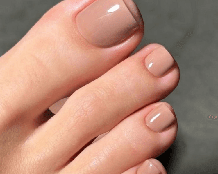 Retoque de uñas Press On + Pedicure con gelish en pies