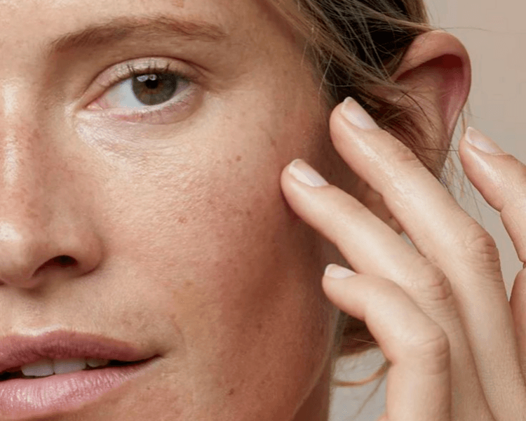 Deep clean + Tratamiento despigmentante en ojeras