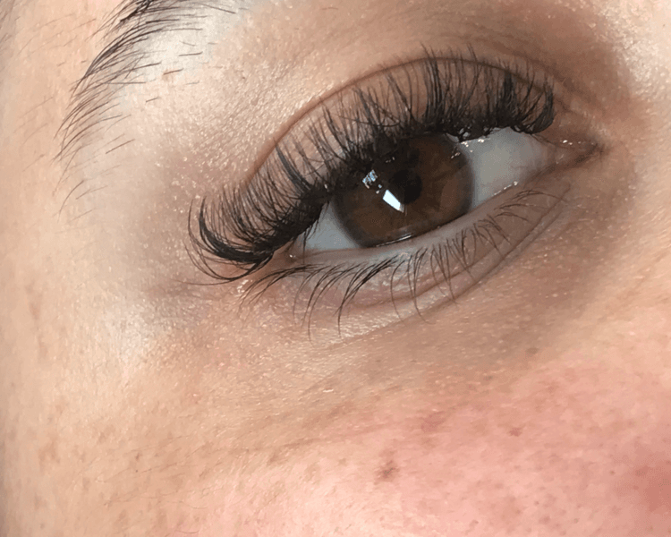 Spire Lashes – Efecto Anime Moderno