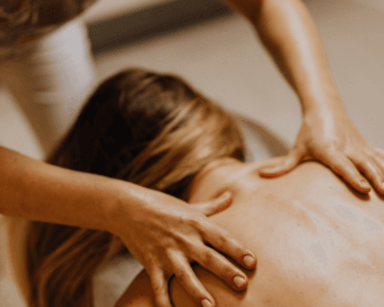 FULL BIENESTAR (MASAJE RELAJACIÓN + REFLEXOLOGIA) 20 % DE DESCUENTO DE LUNES A VIERNES