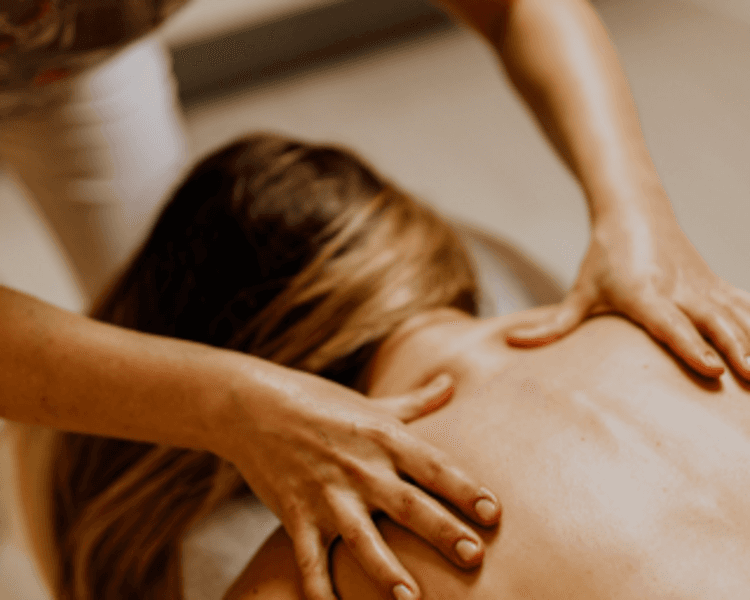 FULL BIENESTAR (MASAJE RELAJACIÓN + REFLEXOLOGIA) 20 % DE DESCUENTO DE LUNES A JUEVES