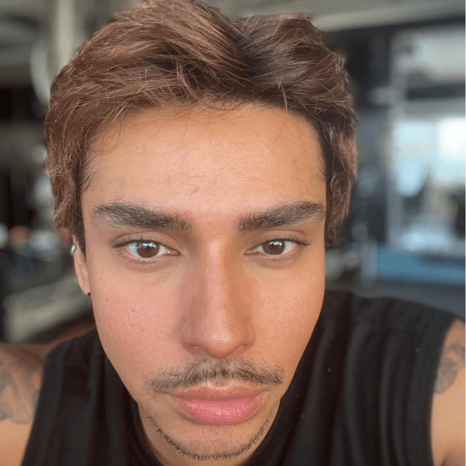 HECTOR GUZMÁN photo