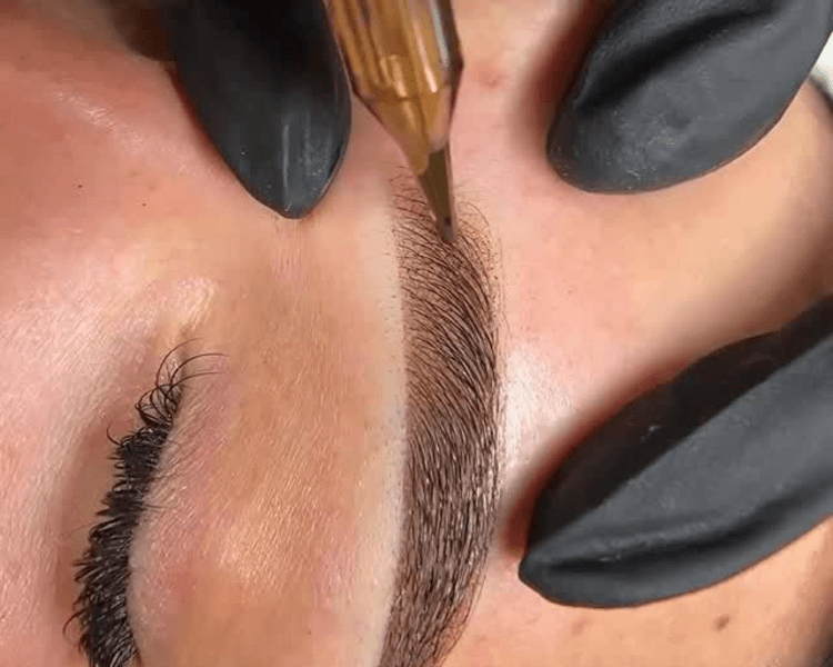 Retoque micropigmentación de cejas