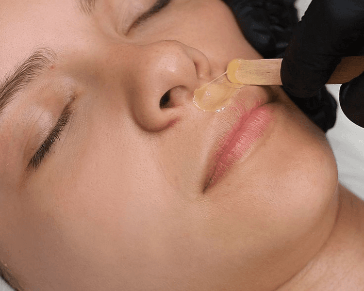 Depilación bigote (cera/hilo)