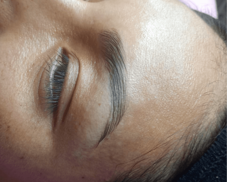 Laminado y perfilado de cejas