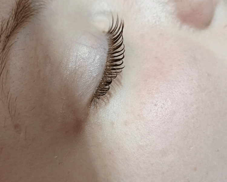 Lifting y nutrición de pestañas