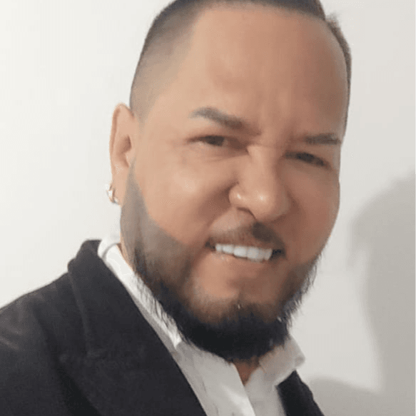 ANDRES ISTURIZ photo