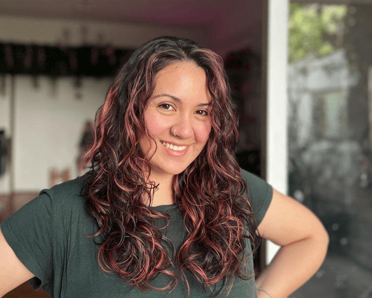 Morena Iluminada CON DECOLORACIÓN